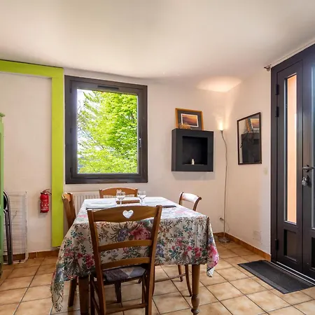 Avec Jardin A Apartment