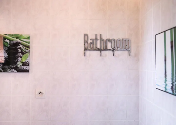 아파트 Avec Jardin A *