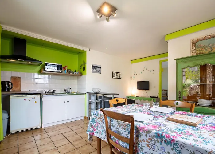 Apartment Avec Jardin A